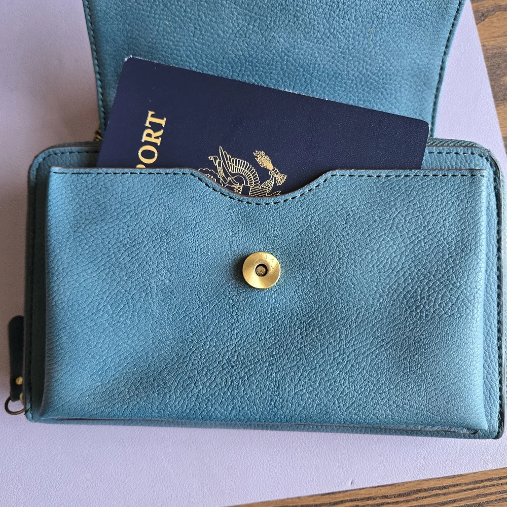 Relic Teal Handbag Purse Wallet Wrislet Women's Minimalist Travel Casual